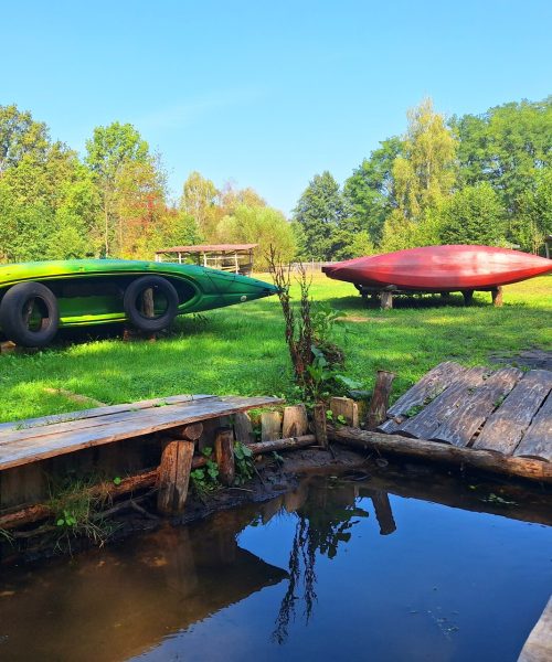 Bezpieczne, wygodne podejście do rzeki.