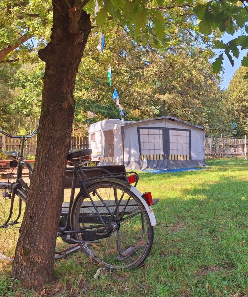 Pełno miejsca na przyczepy oraz kampery